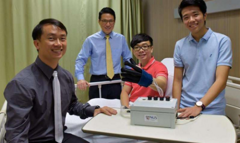 Researchers Develop Robotic Glove For People Who Lost Hand Functions